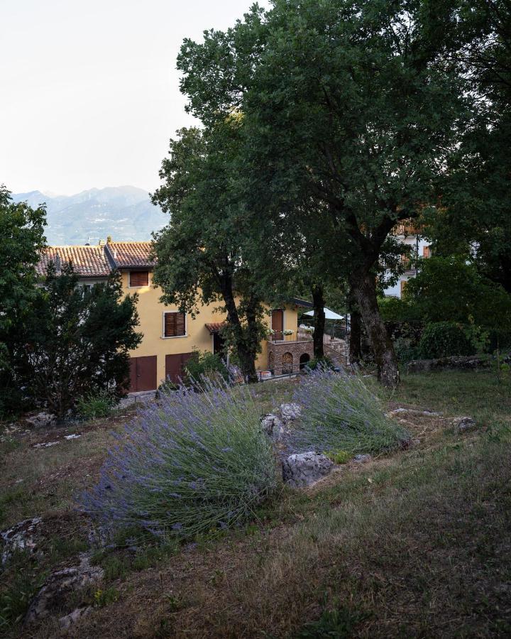 La Casetta, Appartamento Con Vista Lago E Montagne Сан-Дзено-ди-Монтанья Экстерьер фото